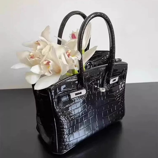 Noir Absolu The Birkin Vase